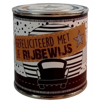Blikje gefeliciteerd met je rijbewijs.