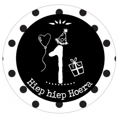 Button met cijfer 1 en tekst ''Hiep hiep Hoera'' 56mm. 