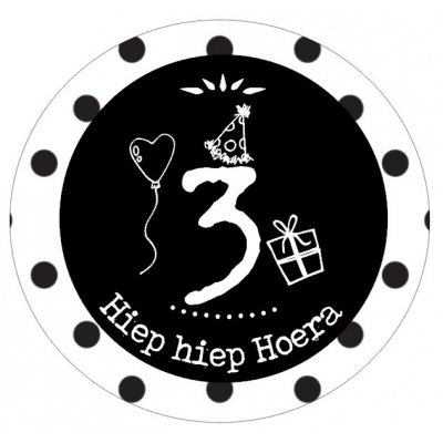 Button met cijfer 3 en tekst ''Hiep hiep Hoera'' 56mm. 