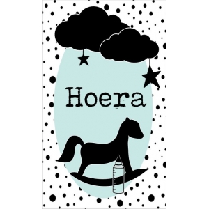 67.Klein bedank kaartje met tekst ''Hoera'' 5 bij 8.5 cm.