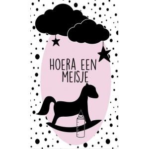 66.Klein bedank kaartje met tekst ''Hoera een meisje'' 5 bij 8.5 cm.