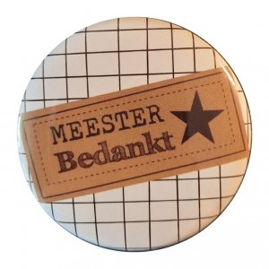 Opener met tekst ''meester bedankt''56 mm.