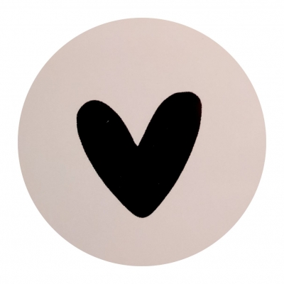 Sticker 4 cm wit met zwart hart.